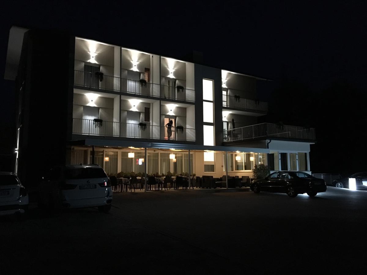 Infinity Hotel แชร์เวีย ภายนอก รูปภาพ